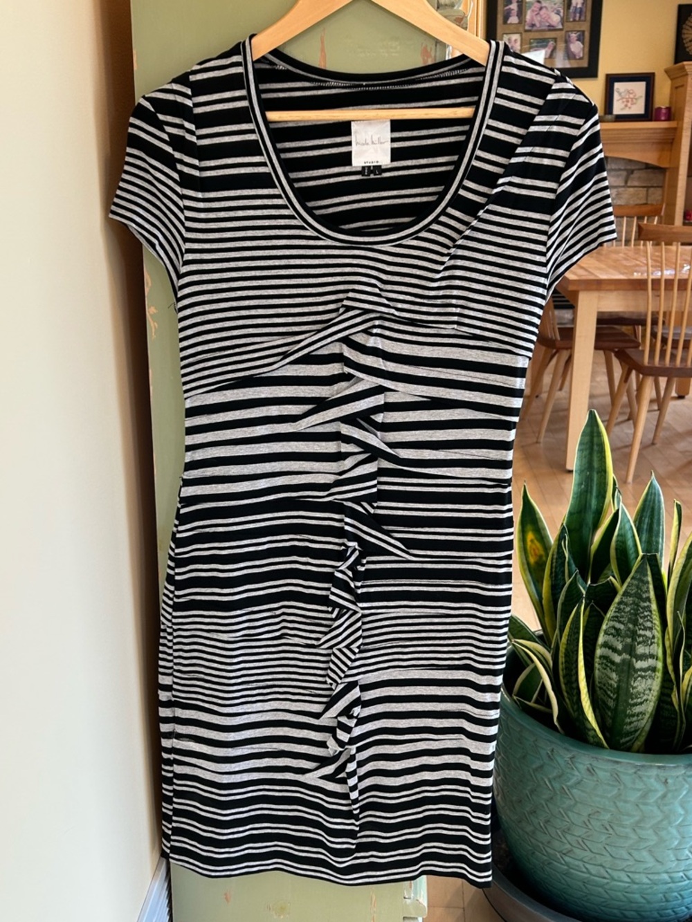 Nicole Miller Studio Pleated/Ruched Jersey Striped Dress Gray & Black Size Large